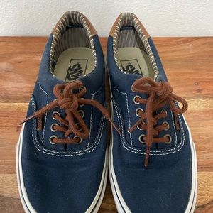 Sperry lace up boat shoes.